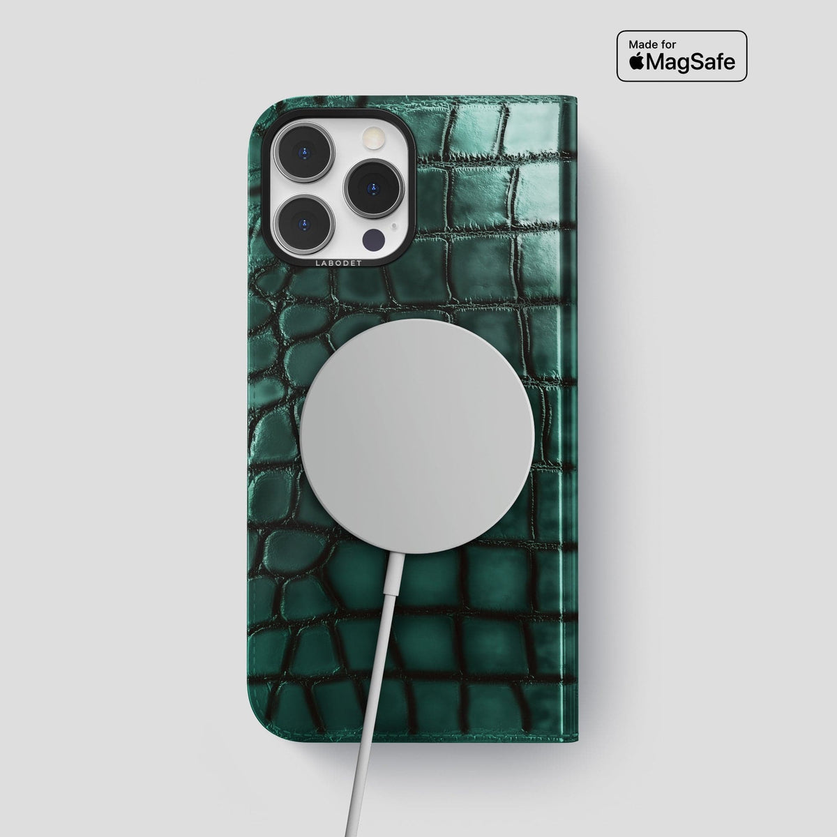 Green iPhone 15 Pro Max Folio Magsafe Case Patina Alligator with Black Metal -3 | Green-Black