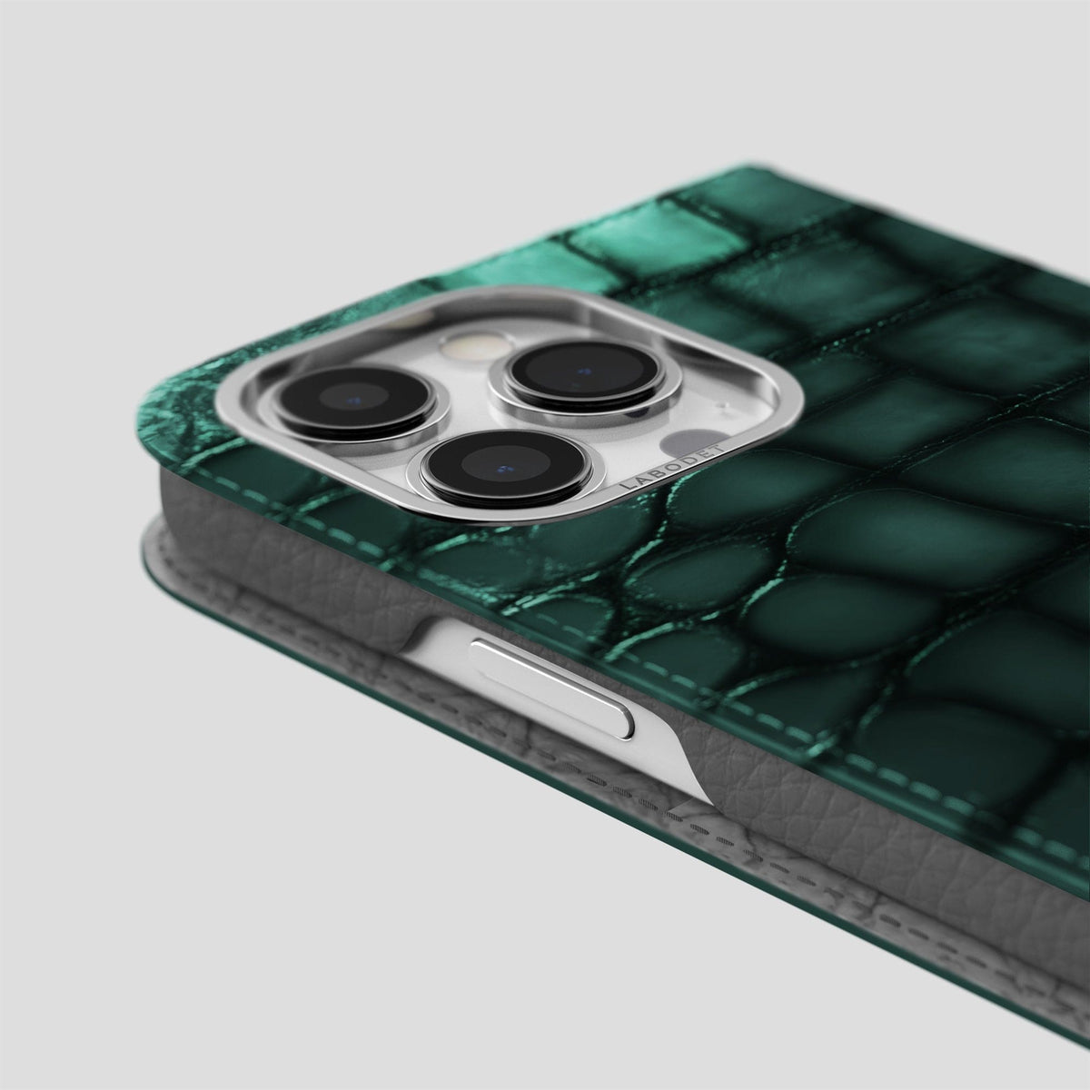 Green iPhone 15 Pro Max Folio Magsafe Case Patina Alligator with Steel Metal -5 | Green-Steel