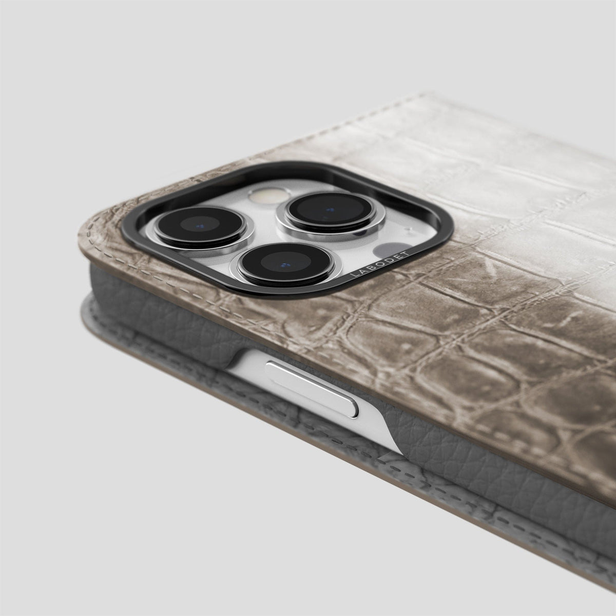 Dark iPhone 14 Pro Folio Case Himalayan Crocodile with Black Metal -5 | Dark-Black