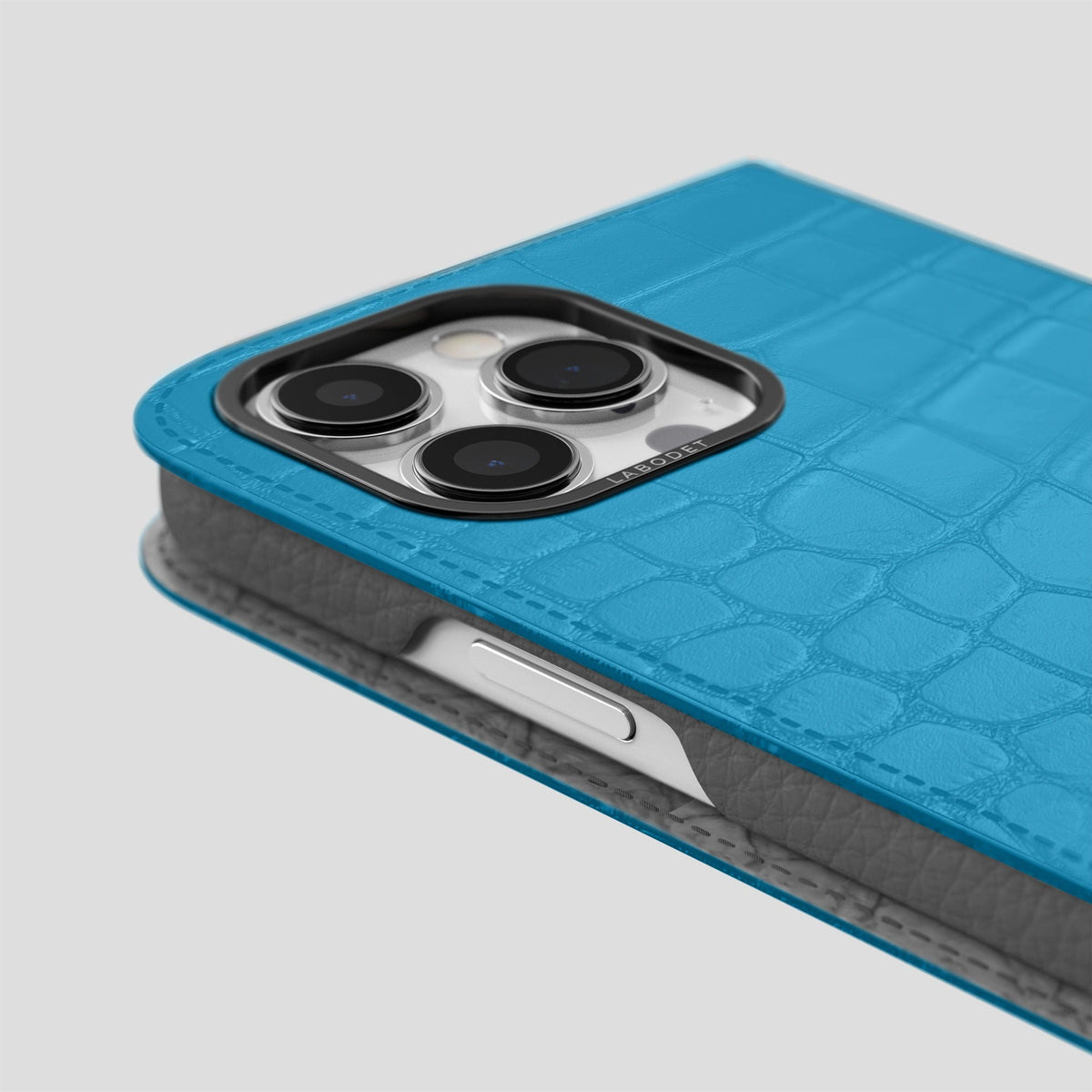 Curaçao-Blue iPhone 14 Pro Max Folio Case Alligator with Black Metal -5 | Curaçao-Blue-Black