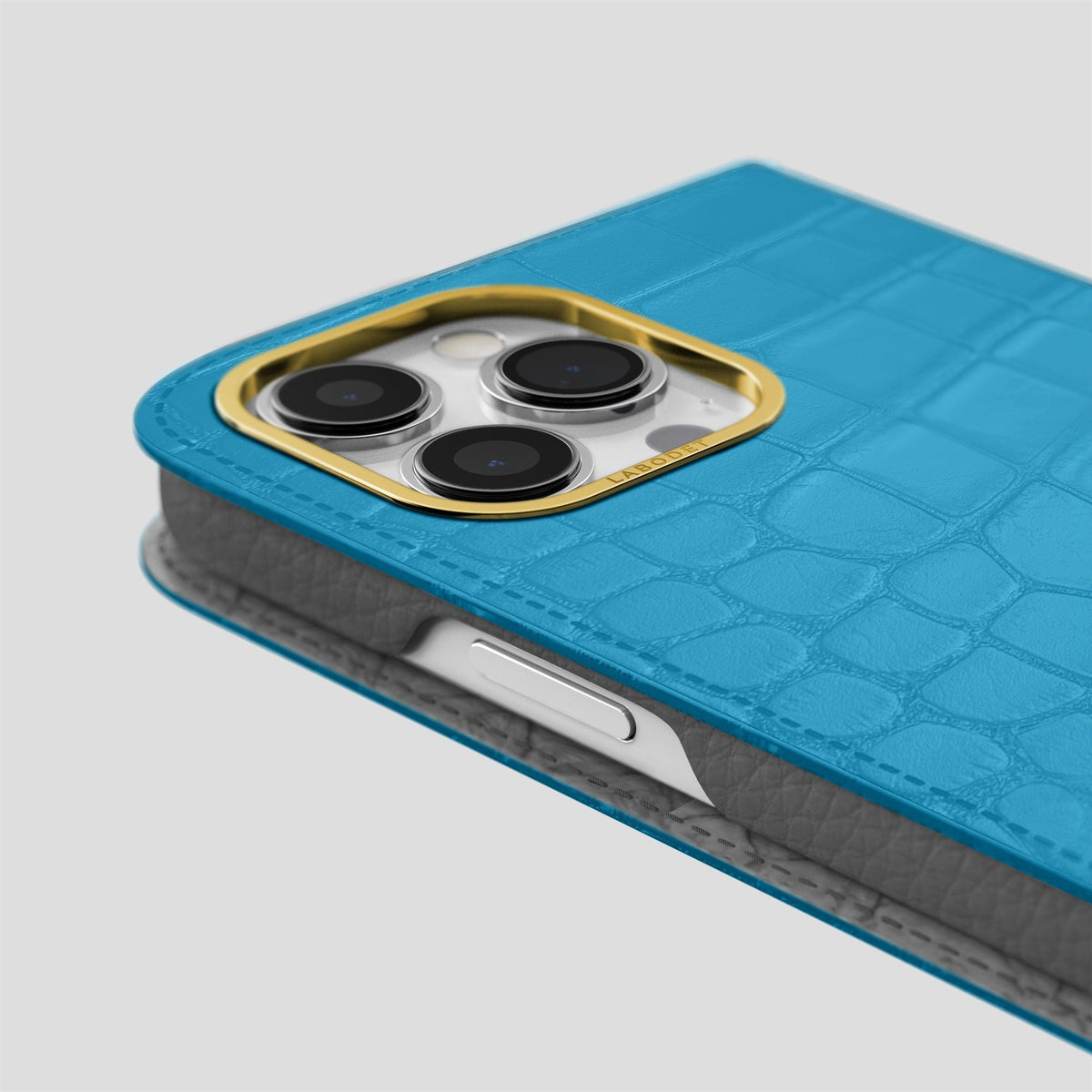 Curaçao-Blue iPhone 14 Pro Max Folio Case Alligator with Gold Metal -5 | Curaçao-Blue-Gold