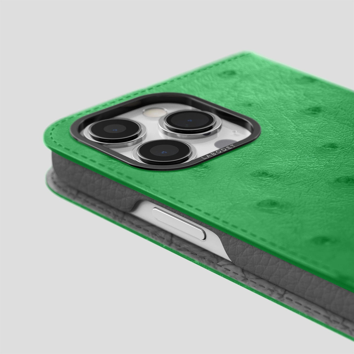 Kentucky Green iPhone 15 Pro Max Folio Case Ostrich with Black Metal -5 | Kentucky-Green-Black