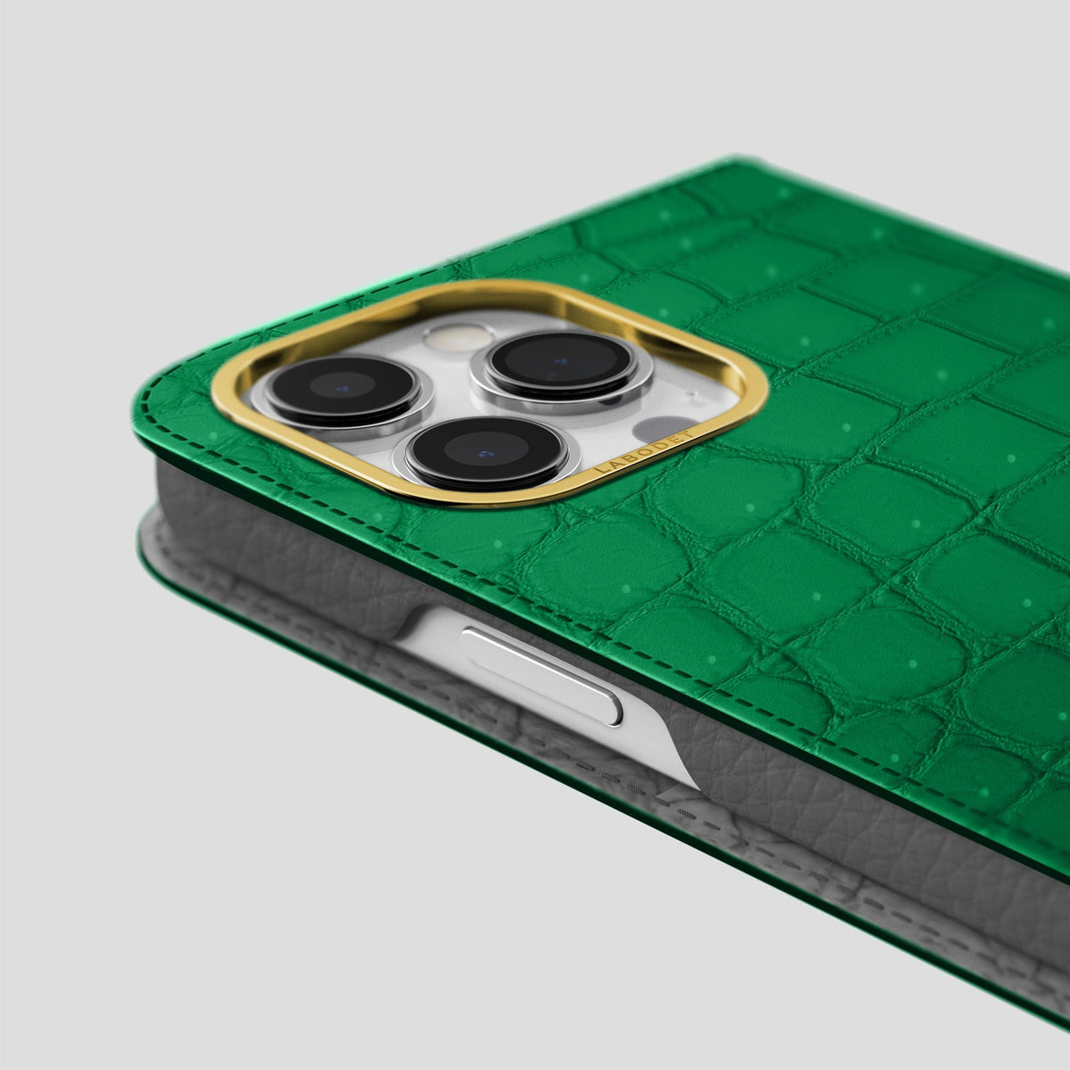 Cactus-Green iPhone 15 Pro Folio Magsafe Case Porosus Crocodile with Gold Metal -5 | Cactus-Green-Gold