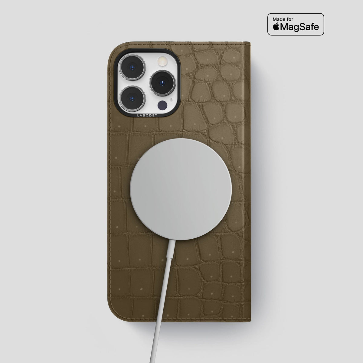 Kaki-Green iPhone 15 Pro Folio Magsafe Case Porosus Crocodile with Black Metal -3 | Kaki-Green-Black
