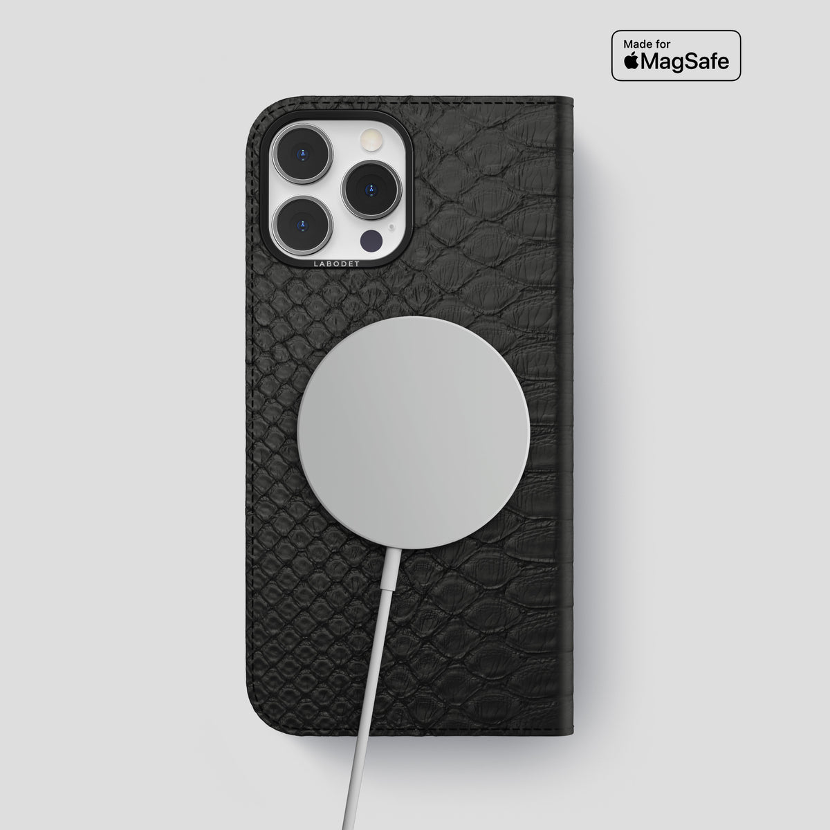 Black iPhone 15 Pro Max Folio Case Python with Black Metal -3 | Black-Black
