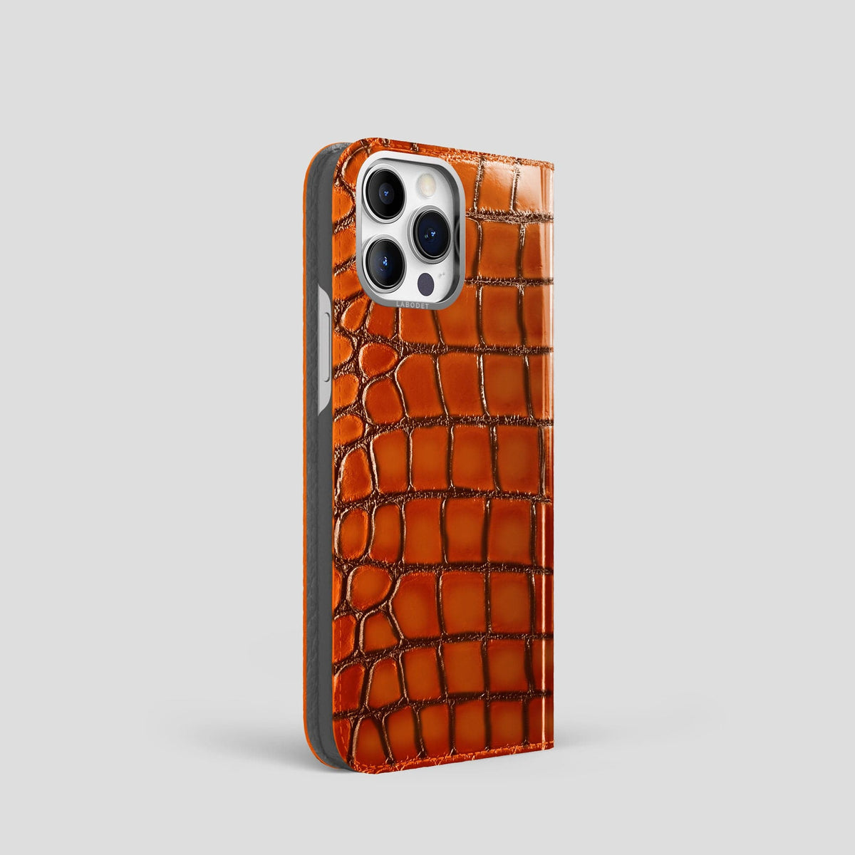 Clay-Court iPhone 15 Pro Folio Magsafe Case Patina Alligator with Steel Metal -1 | Clay-Court-Steel