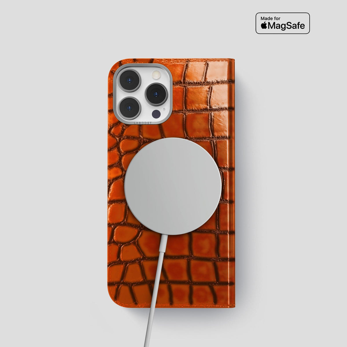 Clay-Court iPhone 15 Pro Folio Magsafe Case Patina Alligator with Steel Metal -3 | Clay-Court-Steel