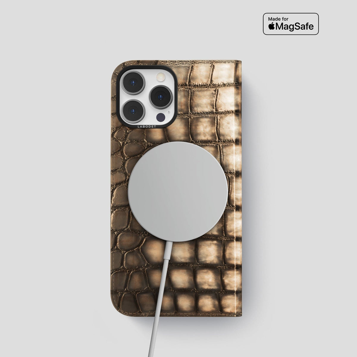 Etoupe iPhone 14 Folio Magsafe Case Patina Alligator with Black Metal -3 | Etoupe-Black