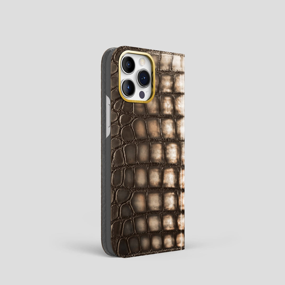 Etoupe iPhone 15 Pro Folio Magsafe Case Patina Alligator with Gold Metal -1 | Etoupe-Gold