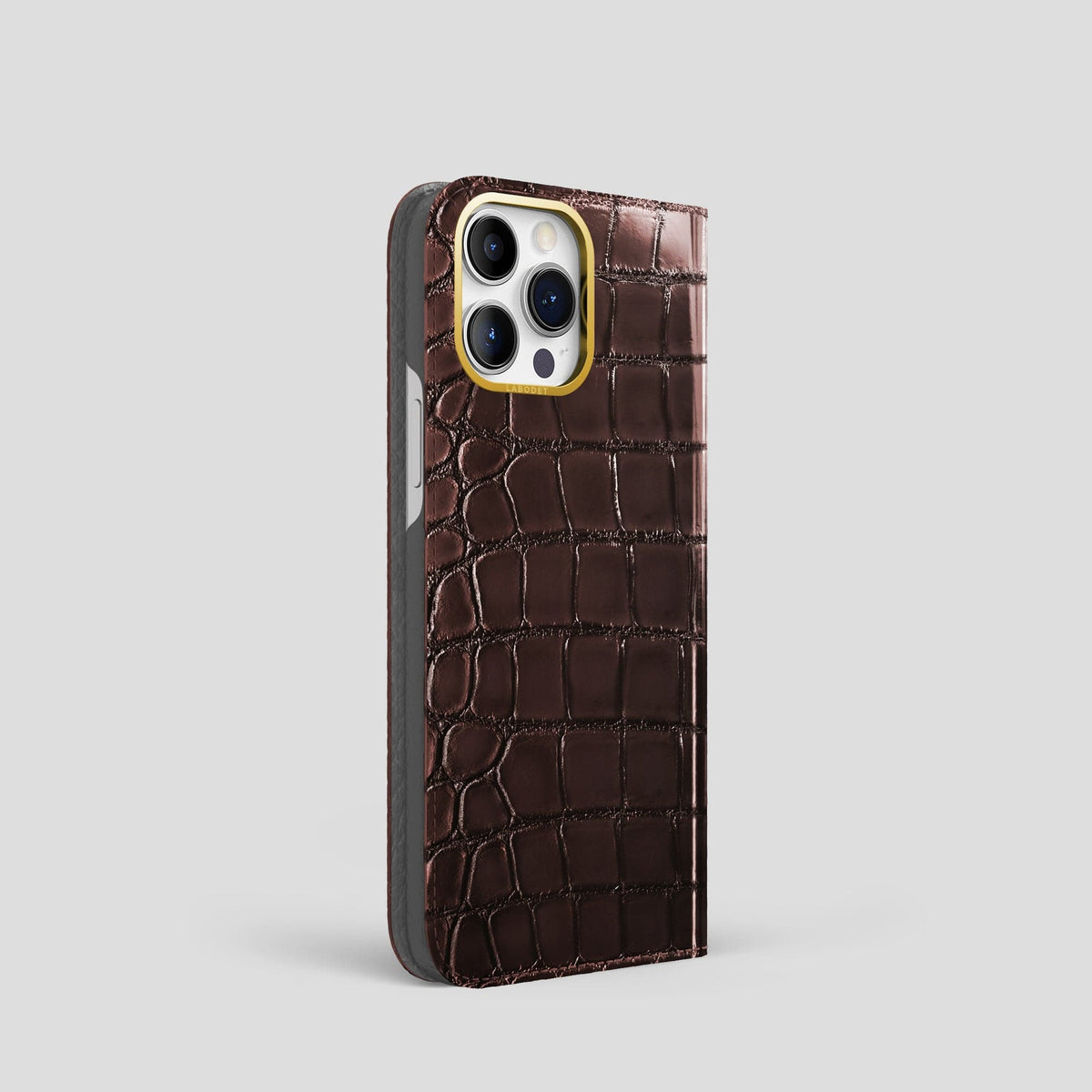 Grape-Wine iPhone 15 Pro Folio Magsafe Case Patina Alligator with Gold Metal -1 | Grape-Wine-Gold