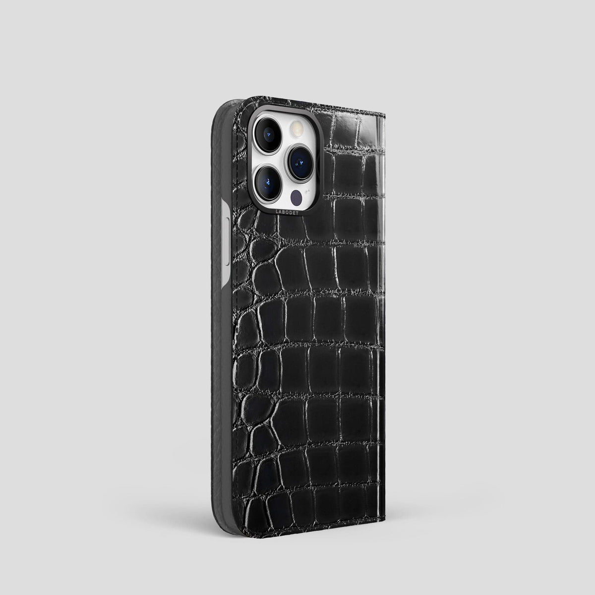 Havana-Black iPhone 15 Pro Folio Magsafe Case Patina Alligator with Black Metal -1 | Havana-Black-Black