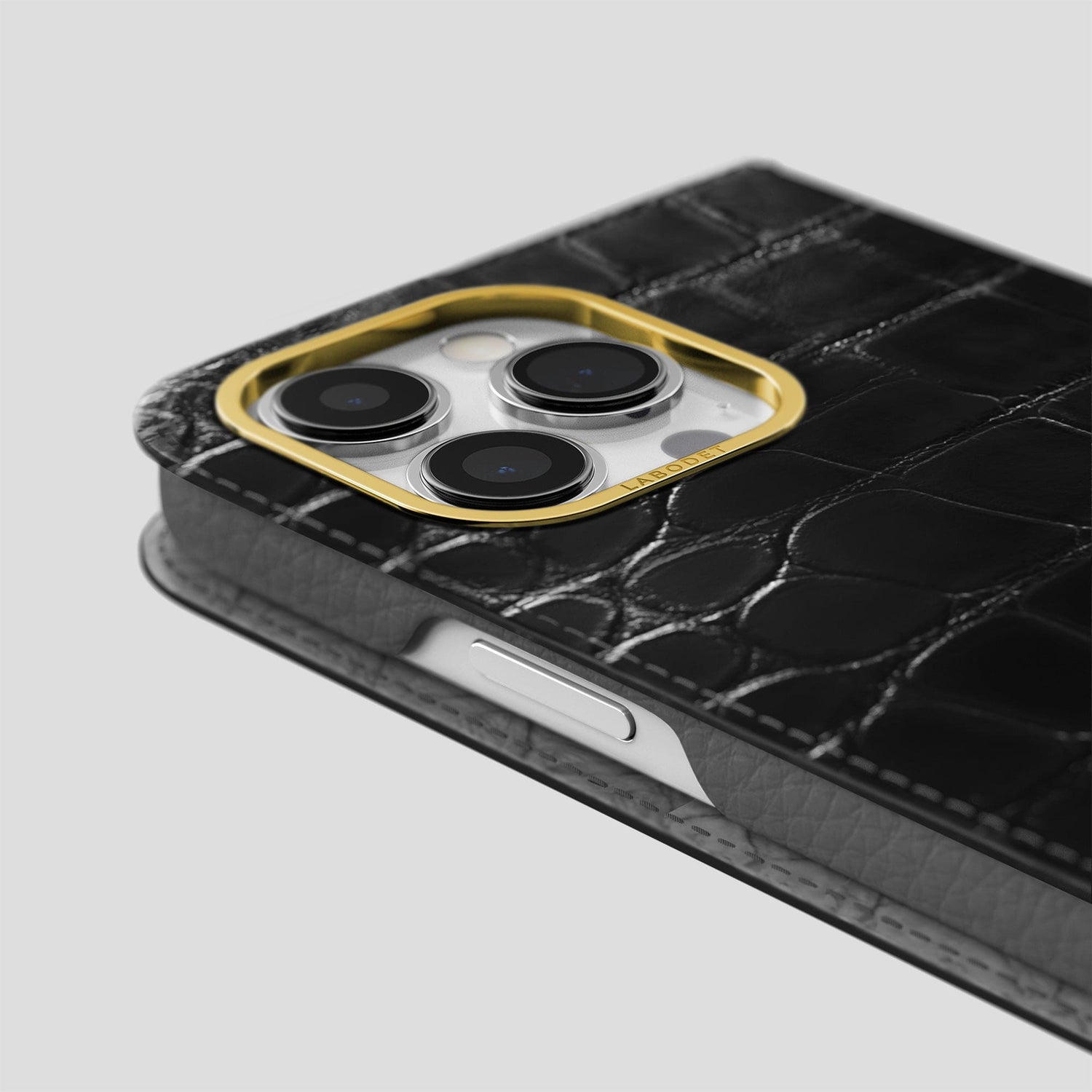 Havana-Black iPhone 15 Pro Folio Magsafe Case Patina Alligator with Gold Metal -5 | Havana-Black-Gold