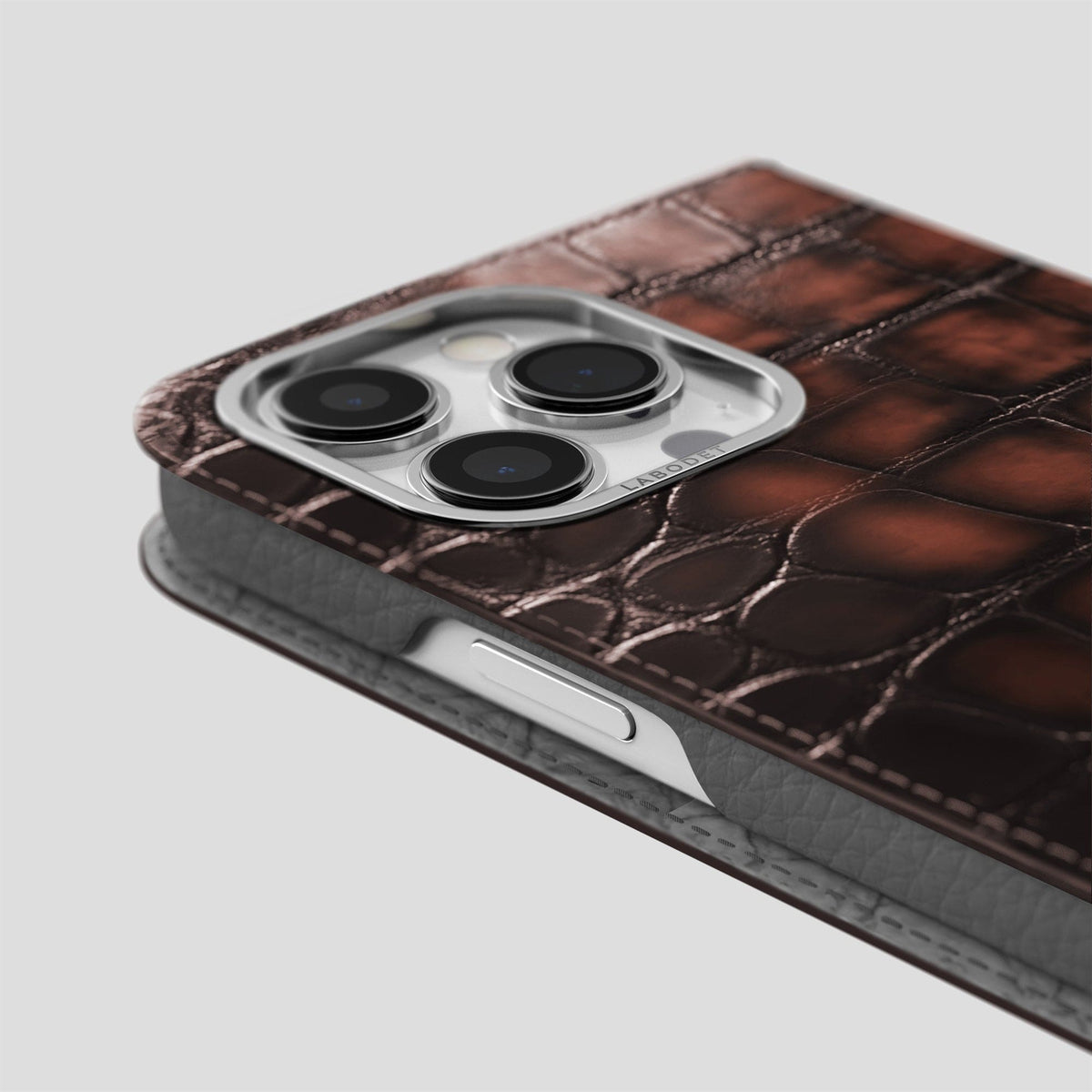 Havana-Brown iPhone 15 Pro Folio Magsafe Case Patina Alligator with Steel Metal -5 | Havana-Brown-Steel