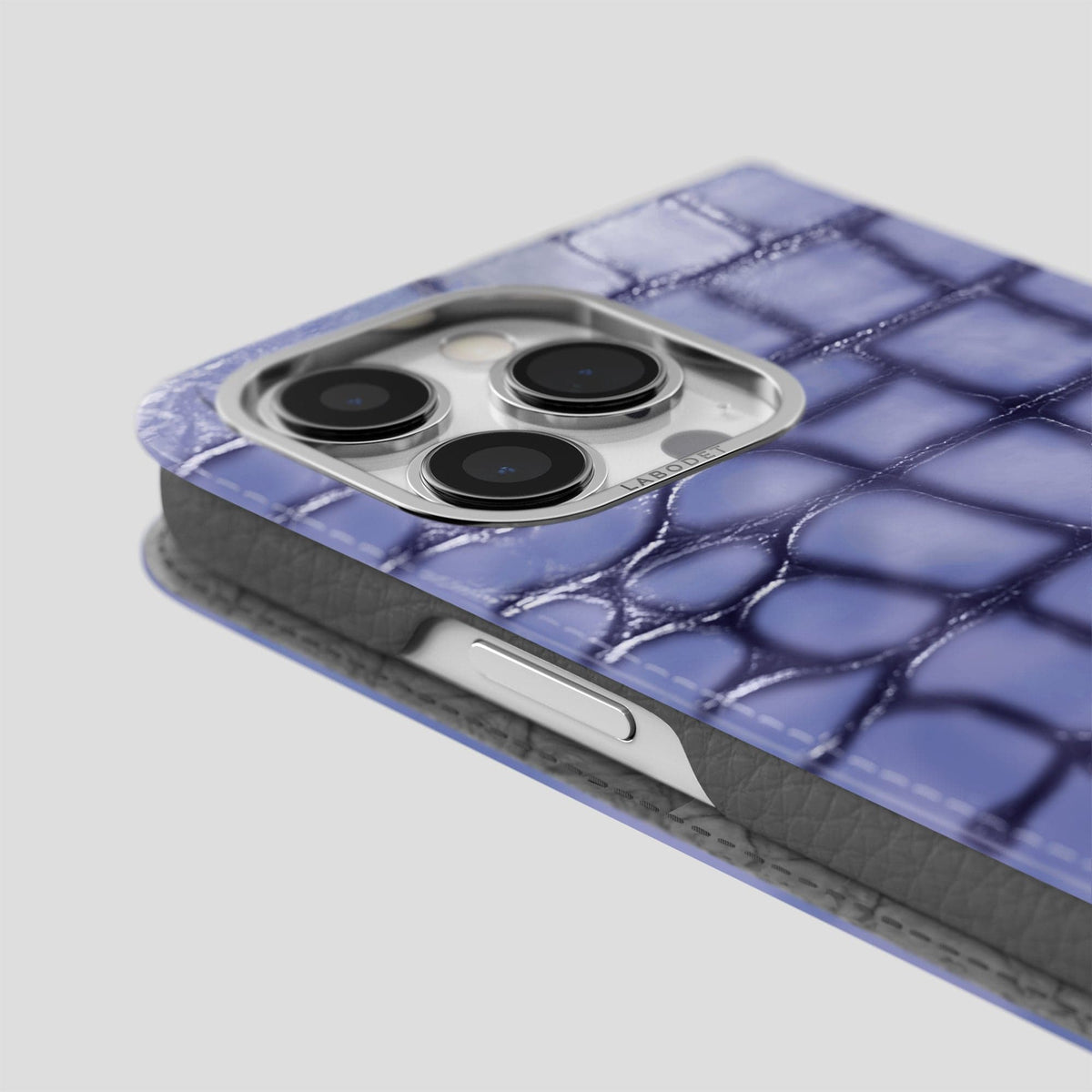 Lilac iPhone 15 Pro Folio Magsafe Case Patina Alligator with Steel Metal -5 | Lilac-Steel