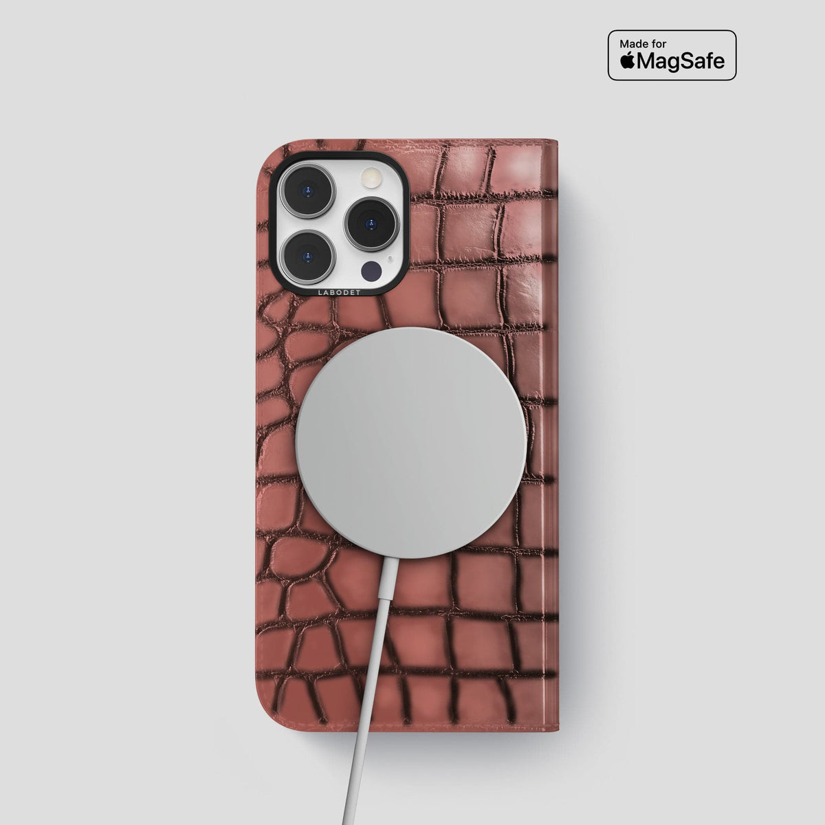 Wine-Sediment iPhone 15 Pro Folio Magsafe Case Patina Alligator with Black Metal -3 | Wine-Sediment-Black