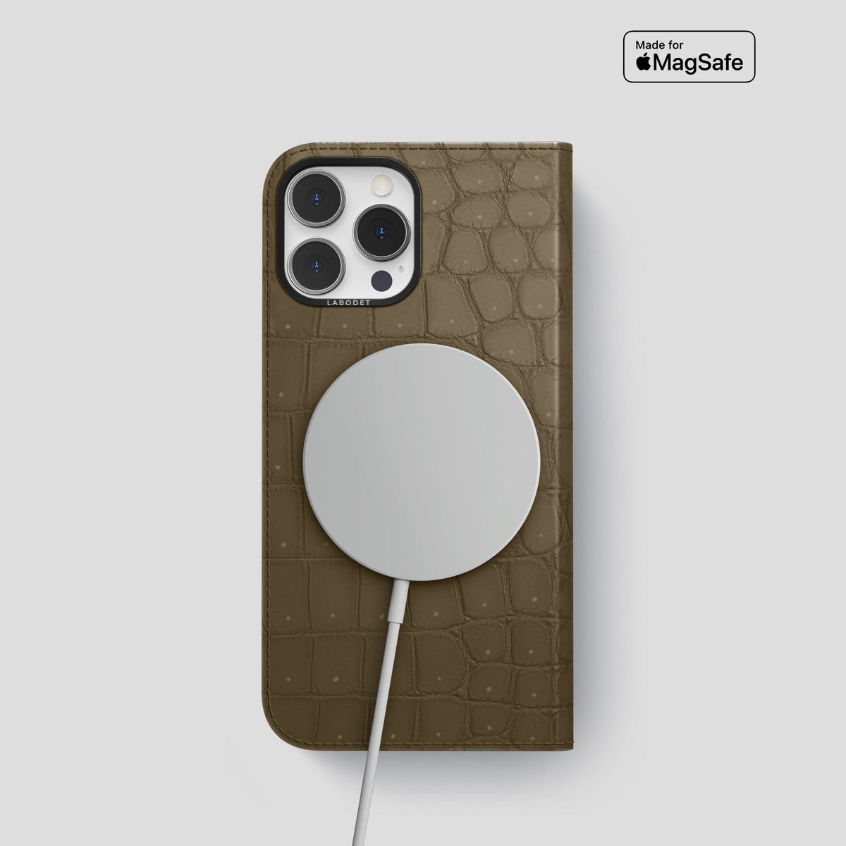 Kaki-Green iPhone 15 Pro Folio Magsafe Case Porosus Crocodile with Black Metal -3 | Kaki-Green-Black