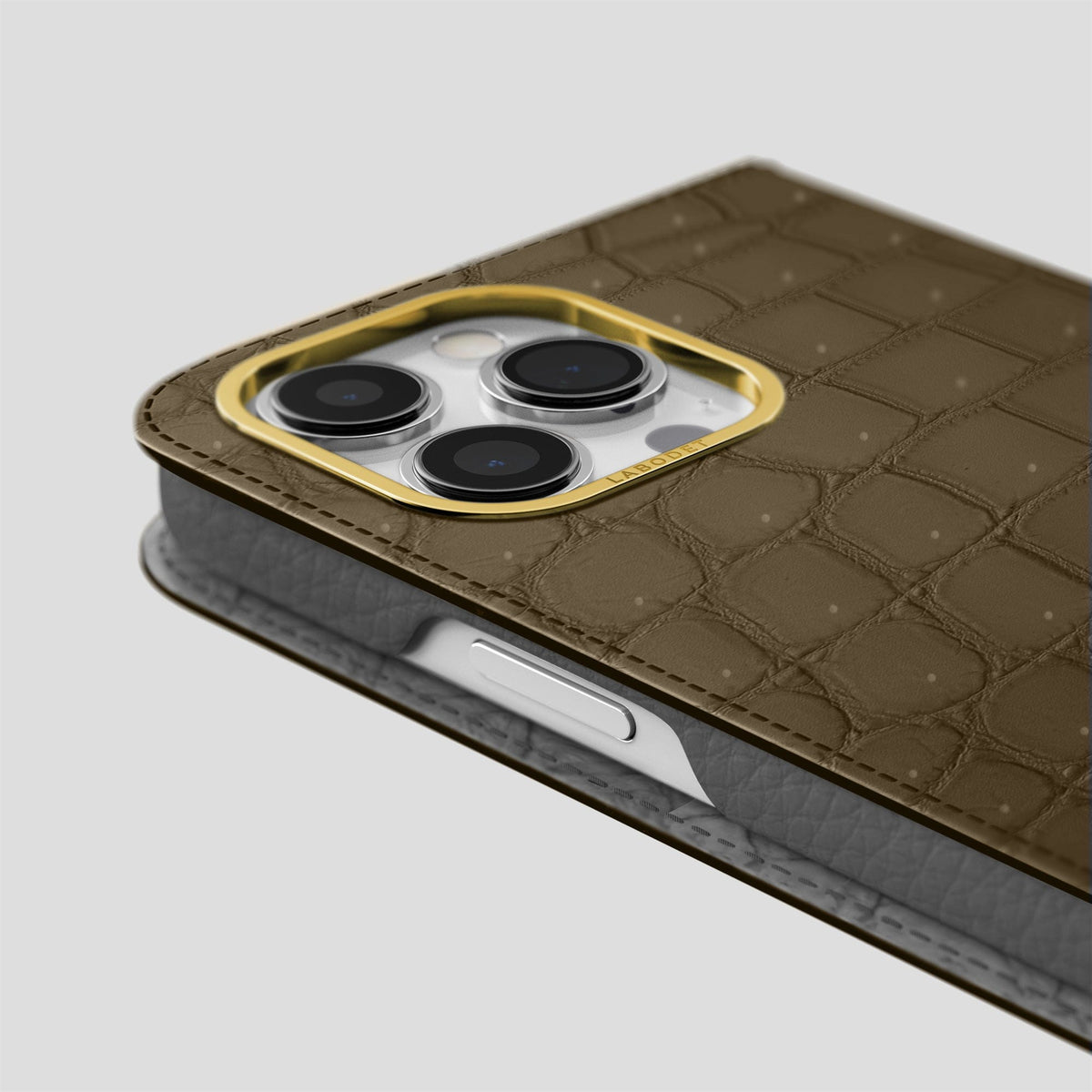 Kaki-Green iPhone 15 Pro Folio Magsafe Case Porosus Crocodile with Gold Metal -5 | Kaki-Green-Gold