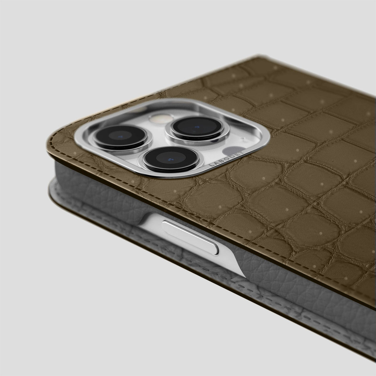Kaki-Green iPhone 15 Pro Folio Magsafe Case Porosus Crocodile with Steel Metal -5 | Kaki-Green-Steel