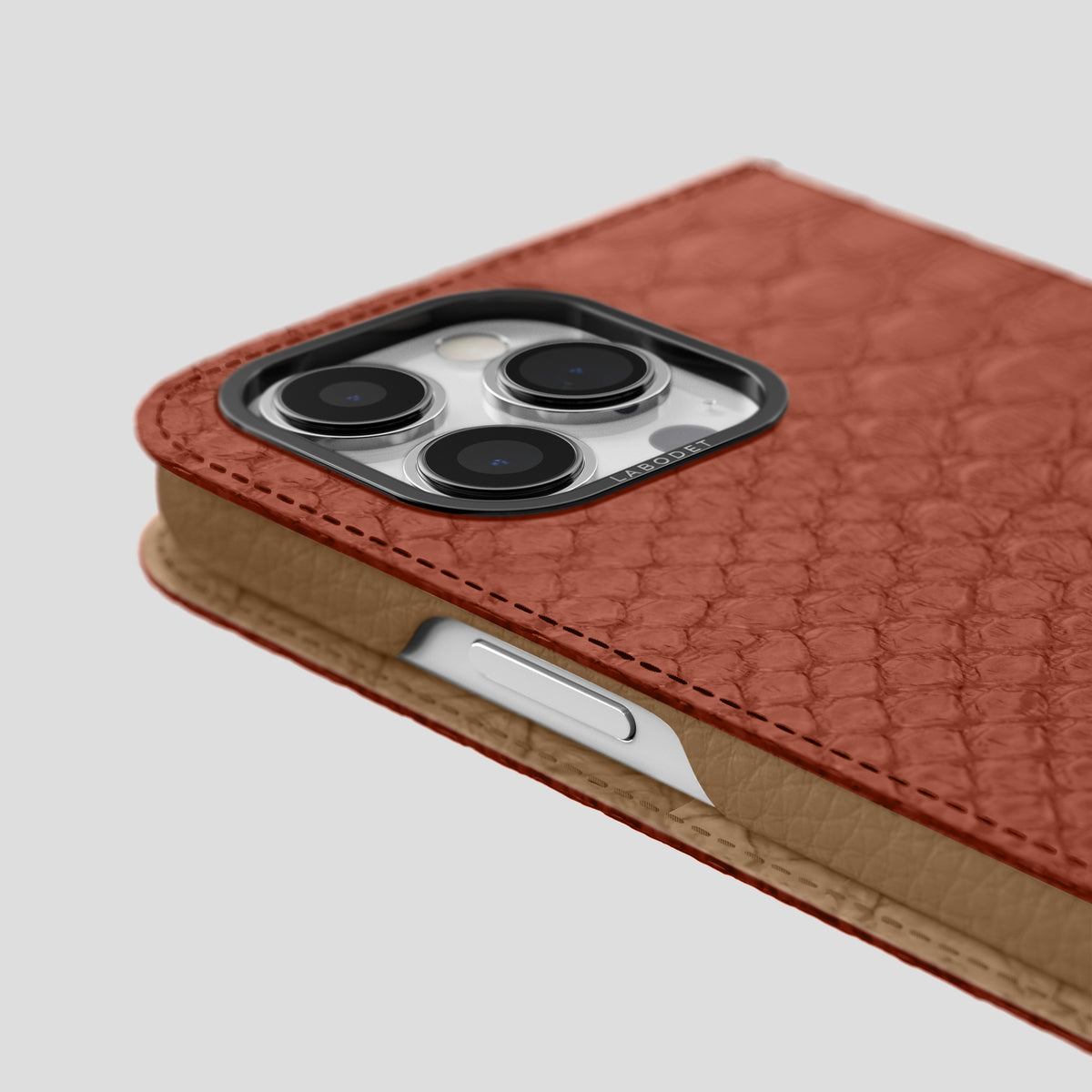 Medium-Brown iPhone 15 Pro Folio Case Python with Black Metal -5 | Medium-Brown-Black