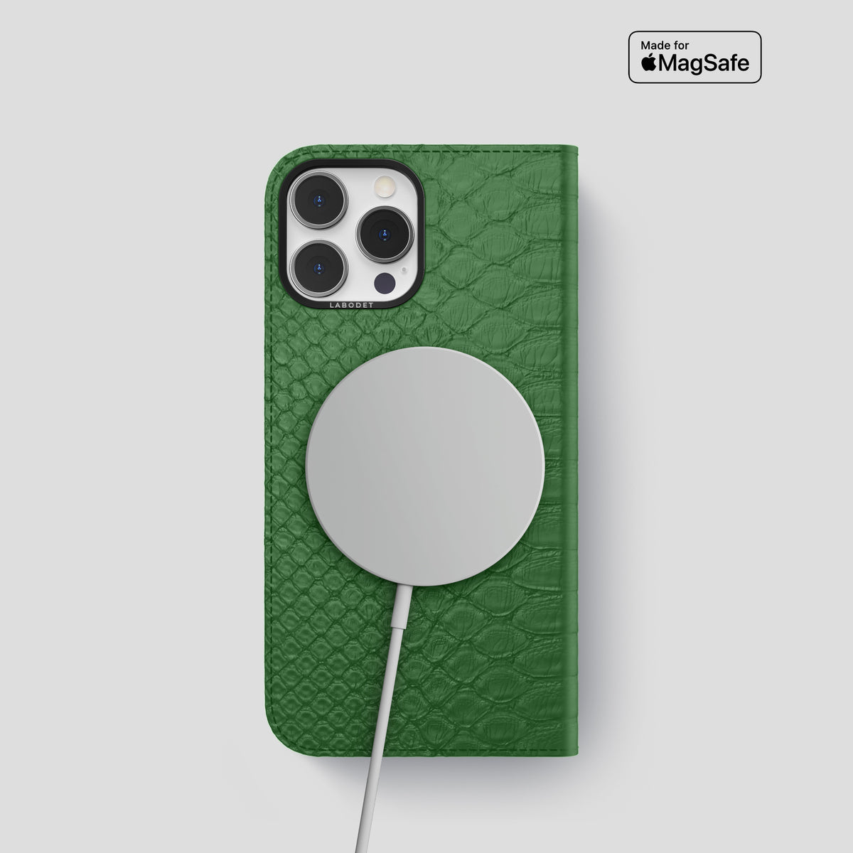 Green iPhone 15 Pro Folio Case Python with Black Metal -3 | Green-Black