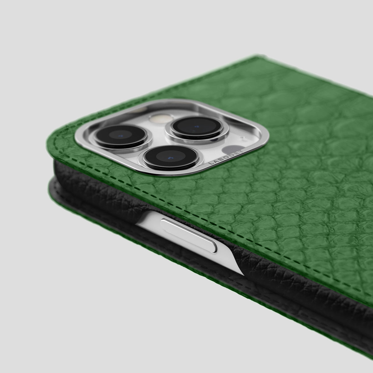 Green iPhone 15 Pro Folio Case Python with Steel Metal -5 | Green-Steel