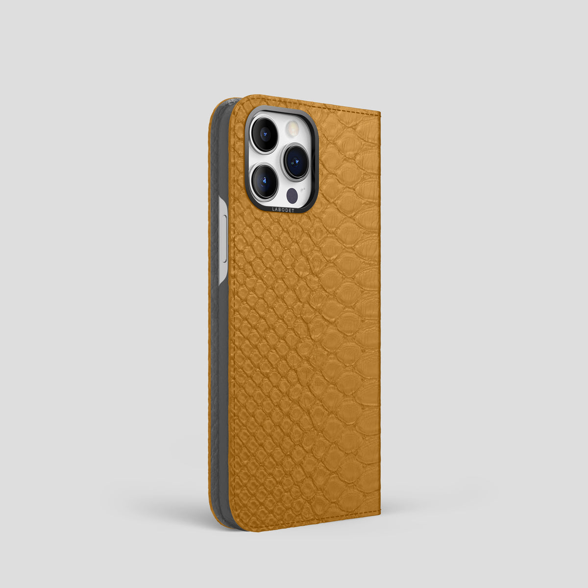 Honey iPhone 15 Pro Folio Case Python with Black Metal -1 | Honey-Black