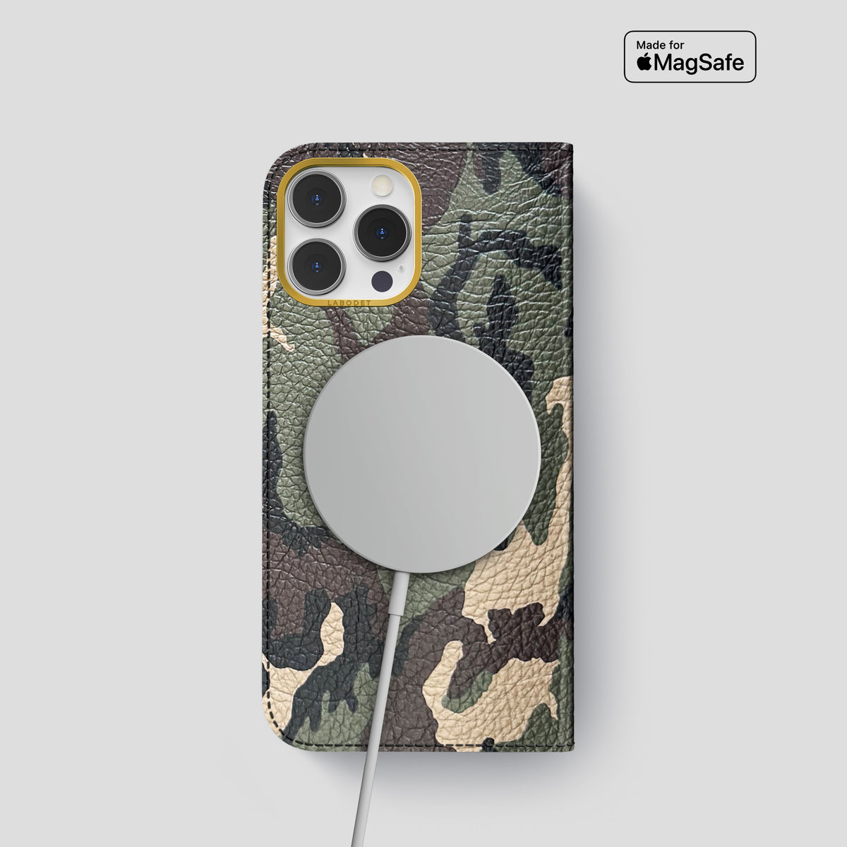 Camouflage iPhone 15 Pro Folio Case Calf with Gold Metal -3 | Camouflage-Gold