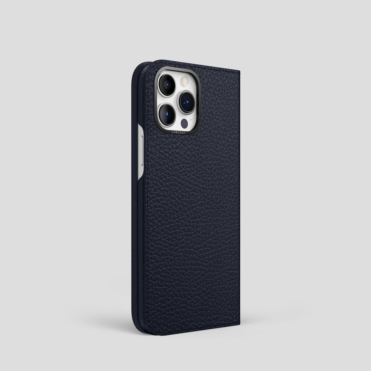 Marine iPhone 15 Pro Folio Magsafe Case Calf with Black Metal -1 | Marine-Black