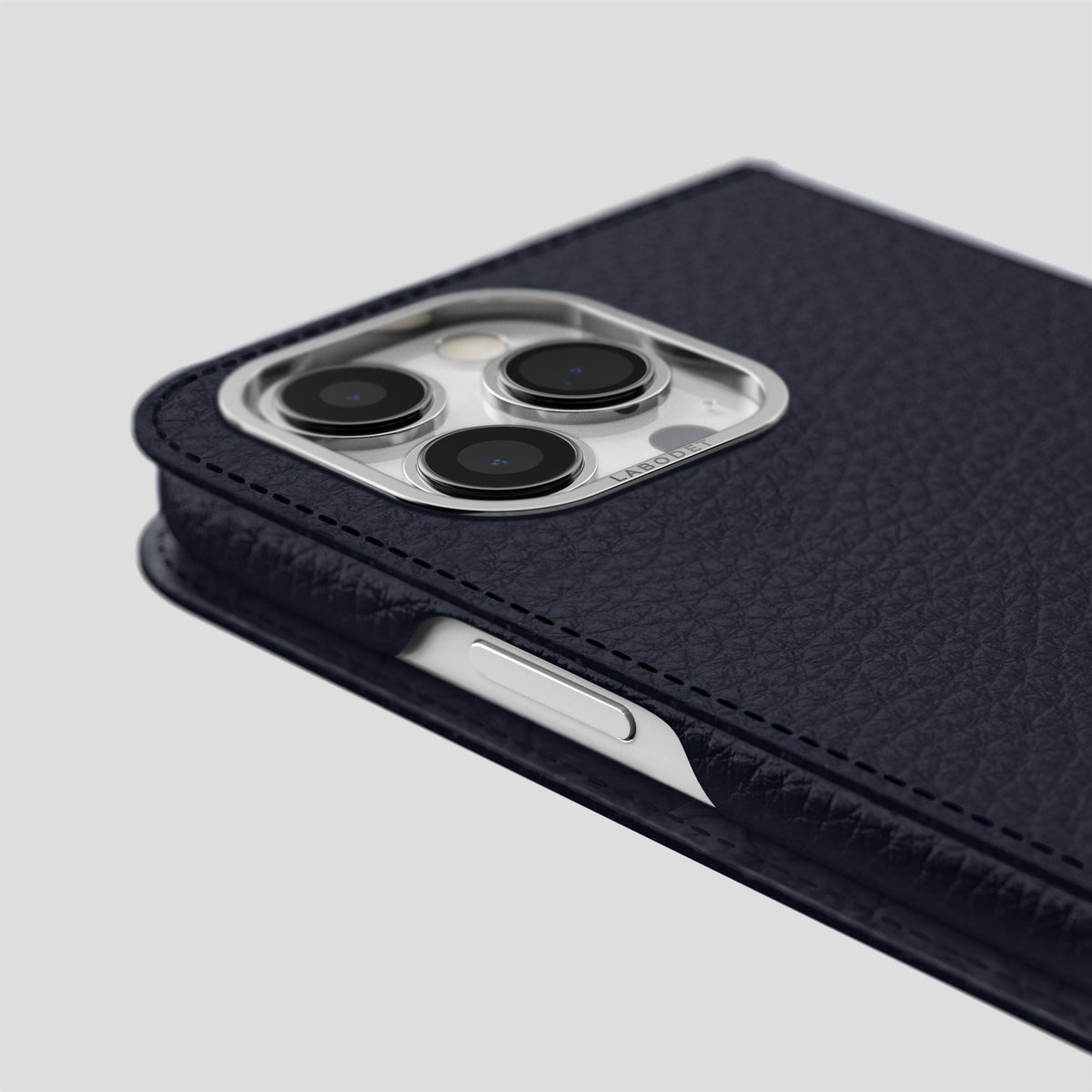 Marine iPhone 15 Pro Folio Magsafe Case Calf with Steel Metal -5 | Marine-Steel