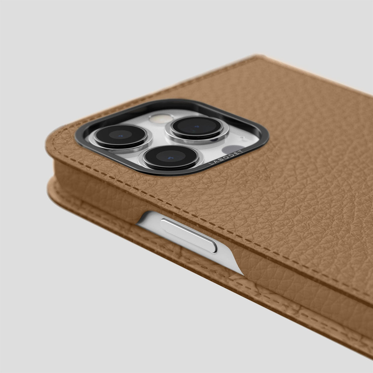 Taupe iPhone 15 Pro Folio Magsafe Case Calf with Black Metal -5 | Taupe-Black