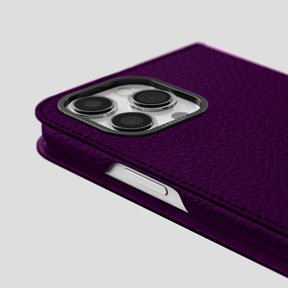 Violet iPhone 15 Pro Folio Magsafe Case Calf with Black Metal -5 | Violet-Black