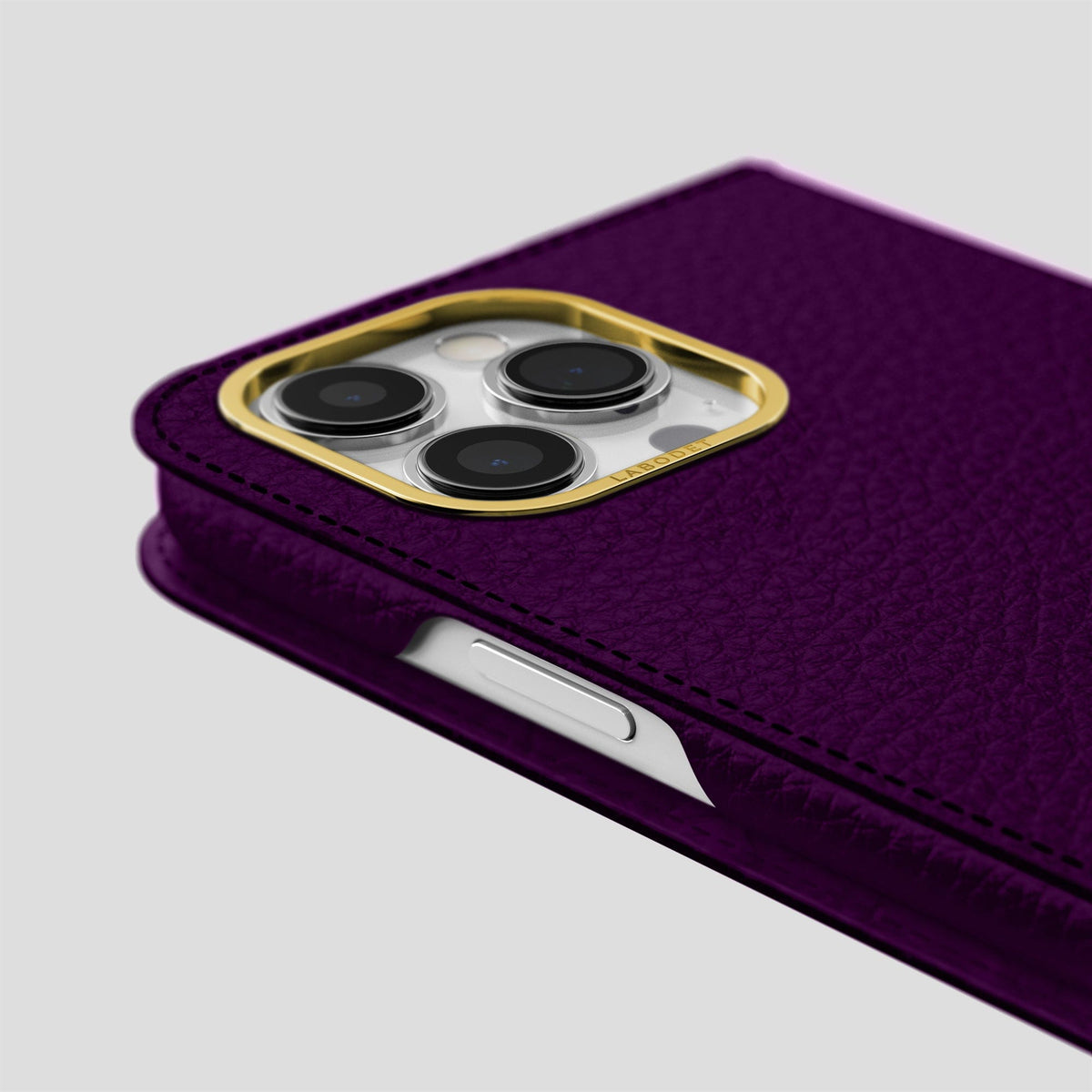Violet iPhone 15 Pro Folio Magsafe Case Calf with Gold Metal -5 | Violet-Gold