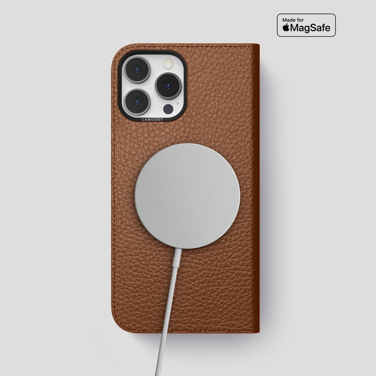 Caramel iPhone 15 Pro Max Folio Magsafe Case Calf with Black Metal -3 | Caramel-Black