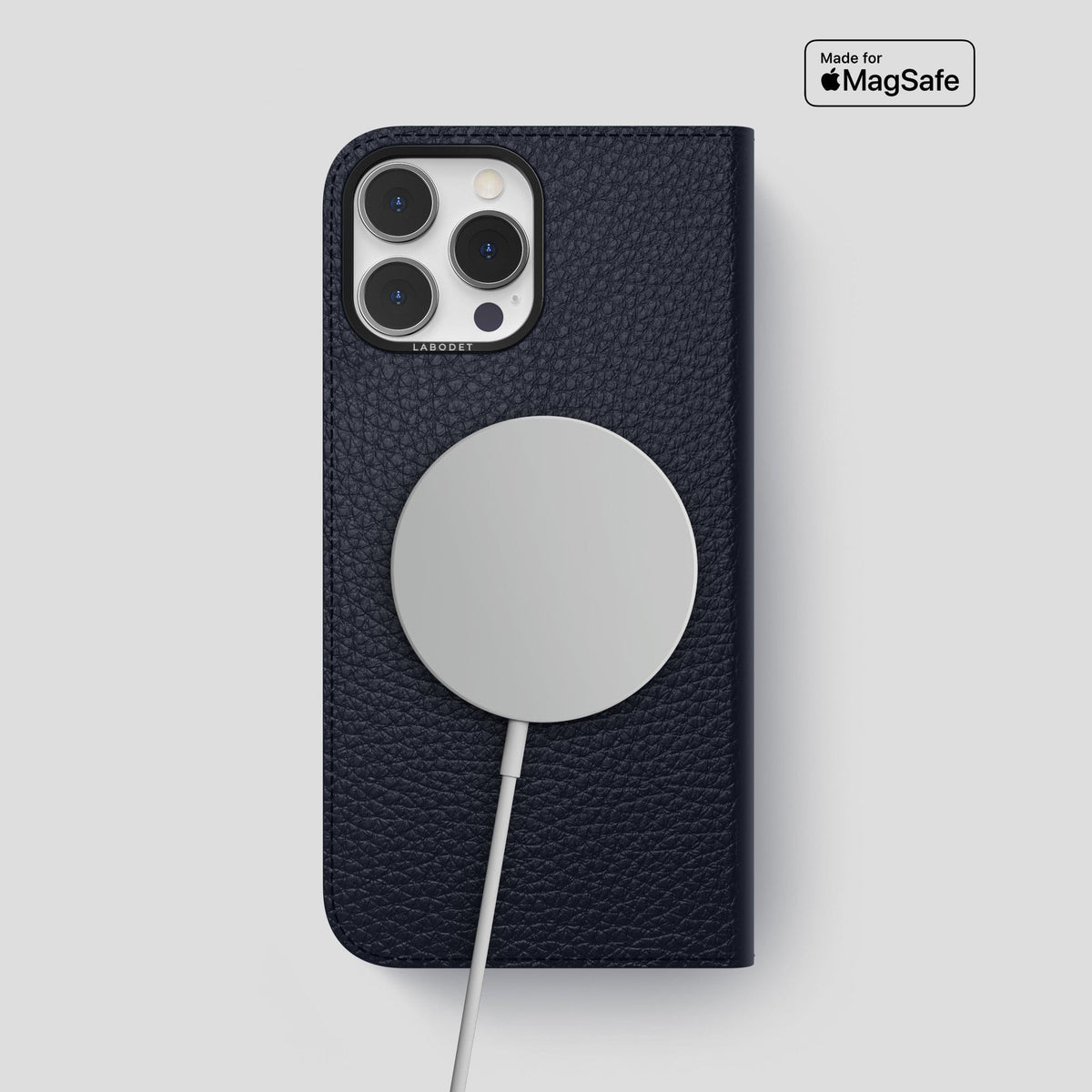 Marine iPhone 15 Pro Max Folio Magsafe Case Calf with Black Metal -3 | Marine-Black