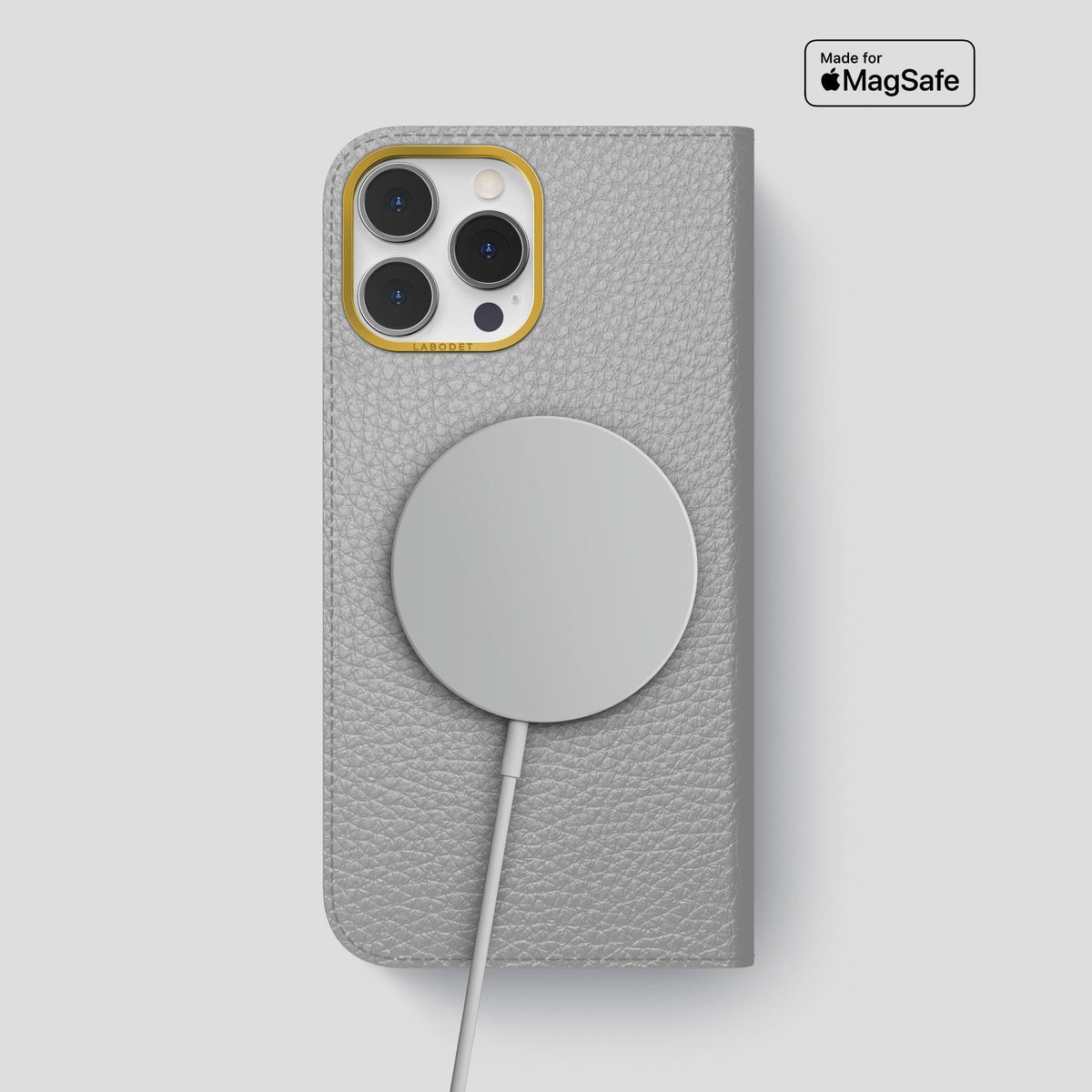 Nuage iPhone 15 Pro Max Folio Magsafe Case Calf with Gold Metal -3 | Nuage-Gold