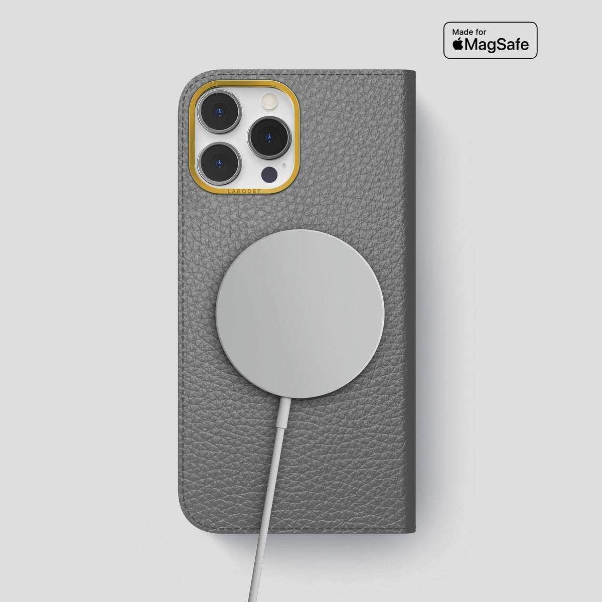 Souris iPhone 15 Pro Max Folio Magsafe Case Calf with Gold Metal -3 | Souris-Gold