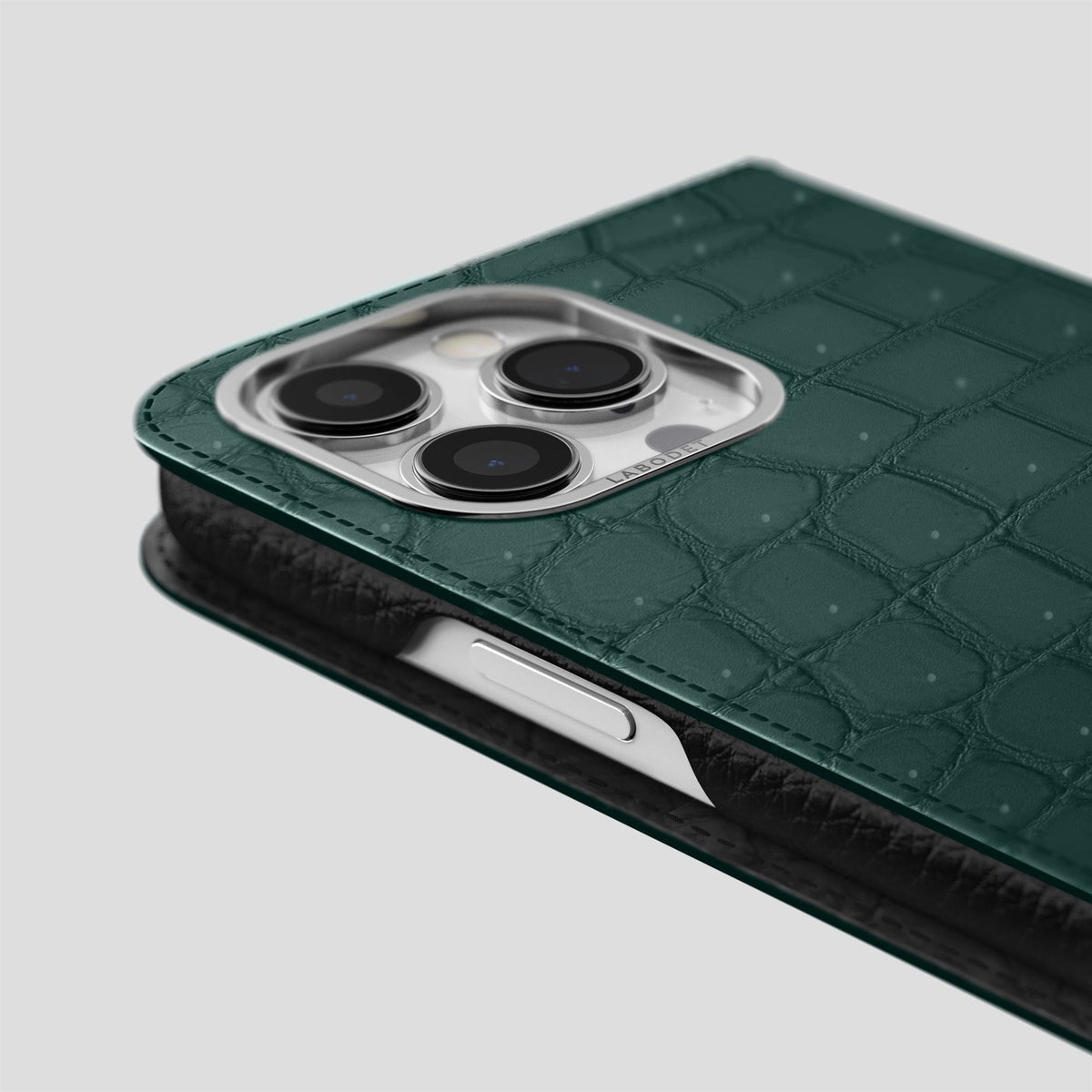 Dark-Forest iPhone 15 Pro Max Folio Case Porosus Crocodile with Steel Metal -5 | Dark-Forest-Steel
