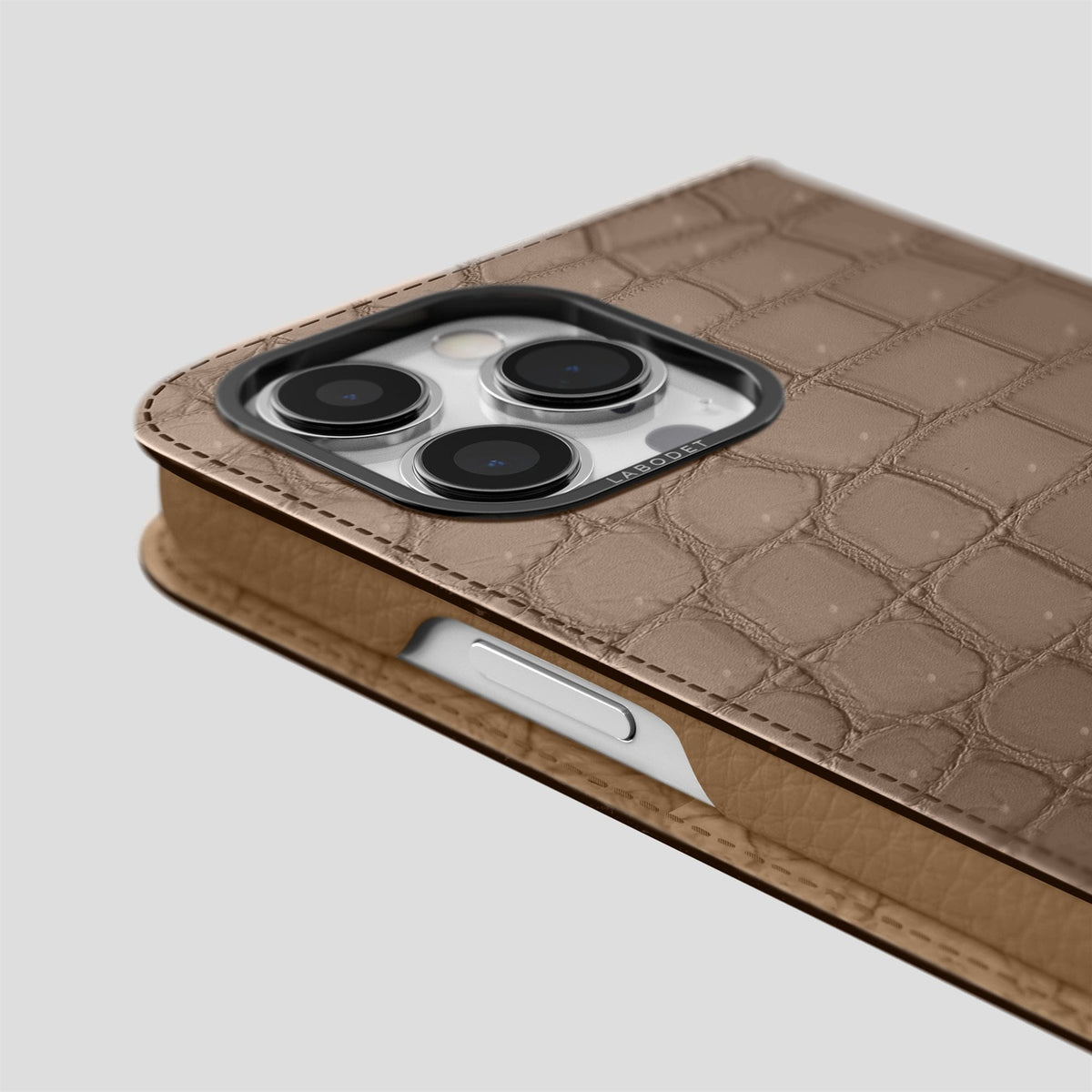 Fur-Brown iPhone 15 Pro Max Folio Case Porosus Crocodile with Black Metal -5 | Fur-Brown-Black