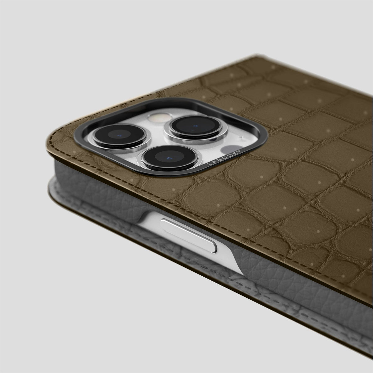 Kaki-Green iPhone 15 Pro Max Folio Case Porosus Crocodile with Black Metal -5 | Kaki-Green-Black
