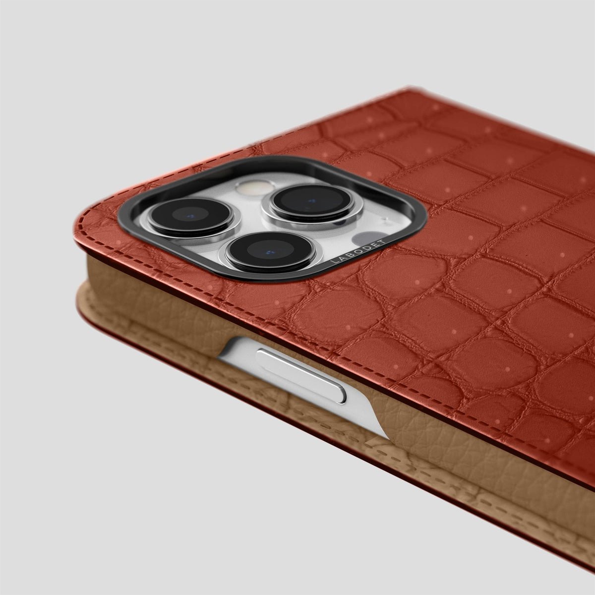 Mahogany-Brown iPhone 15 Pro Folio Case Porosus Crocodile with Black Metal -5 | Mahogany-Brown-Black