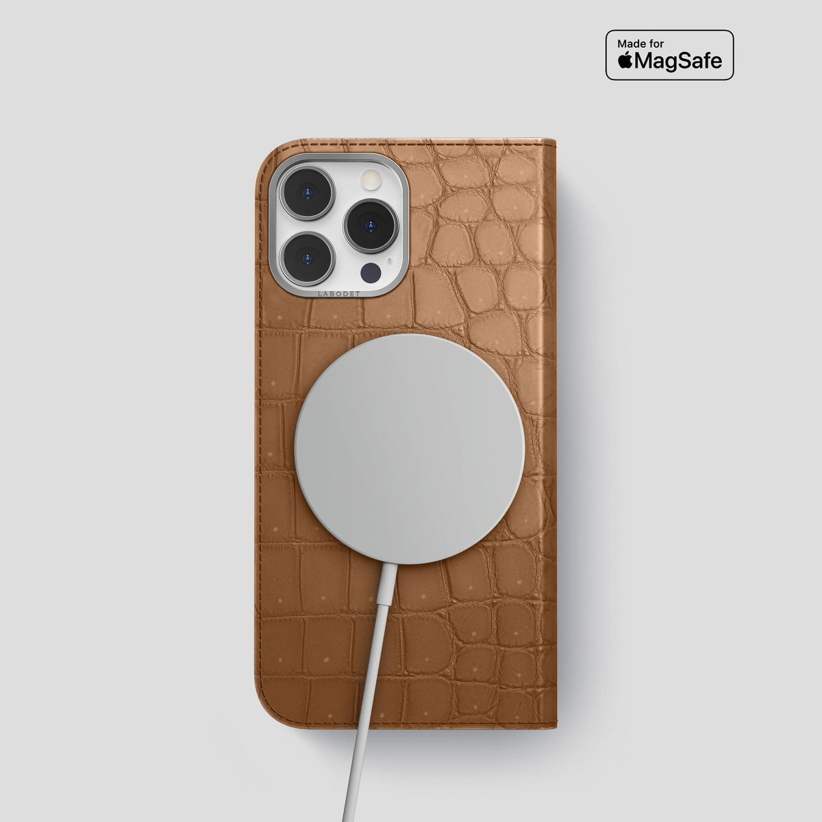 Milk-Chocolate iPhone 15 Pro Folio Case Porosus Crocodile with Steel Metal -3 | Milk-Chocolate-Steel