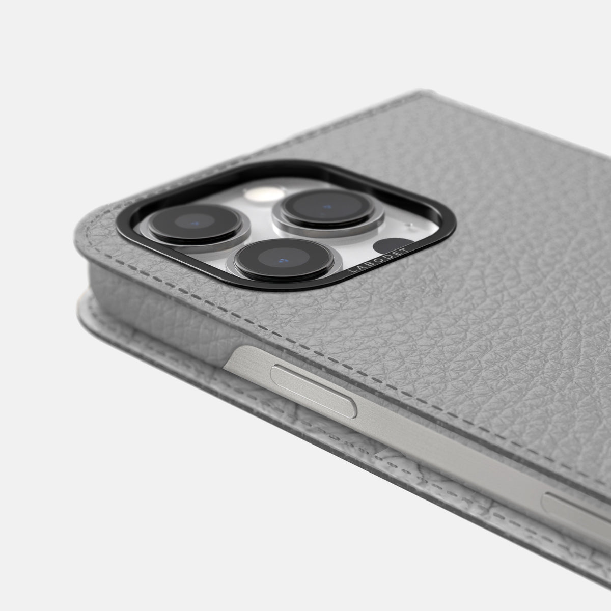 Nuage iPhone 16 Pro Folio Case Calf with Black Metal -5 | Nuage-Black