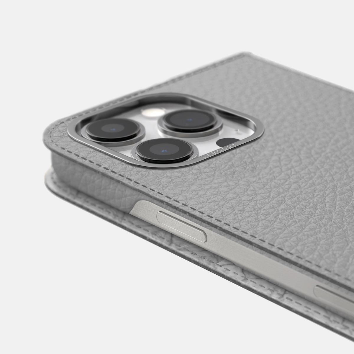 Nuage iPhone 16 Pro Folio Case Calf with Steel Metal -5 | Nuage-Steel