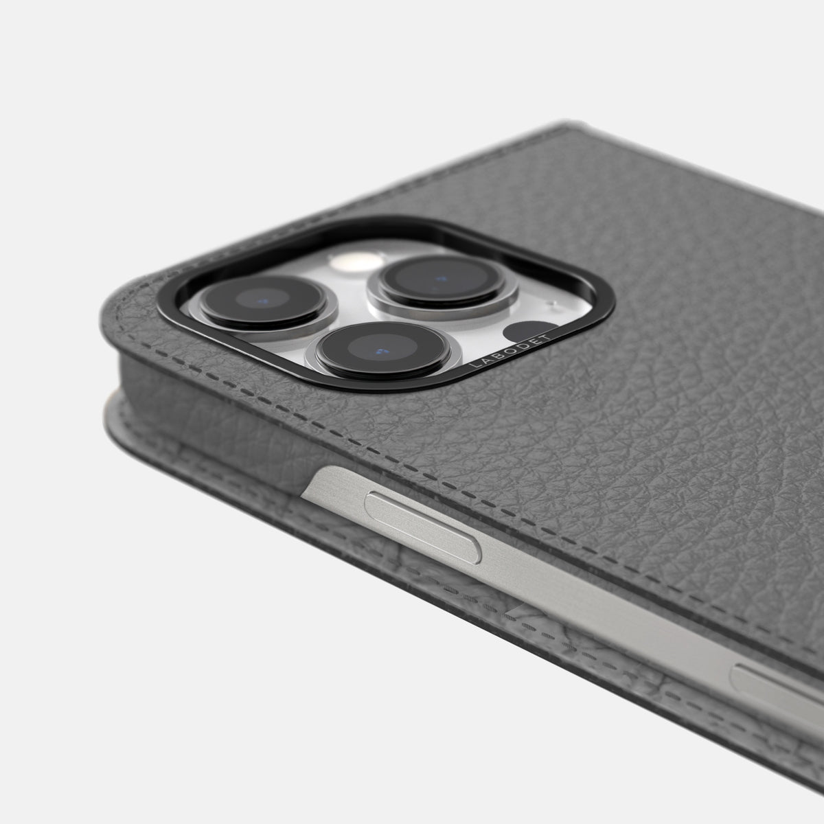Souris iPhone 16 Pro Folio Case Calf with Black Metal -5 | Souris-Black