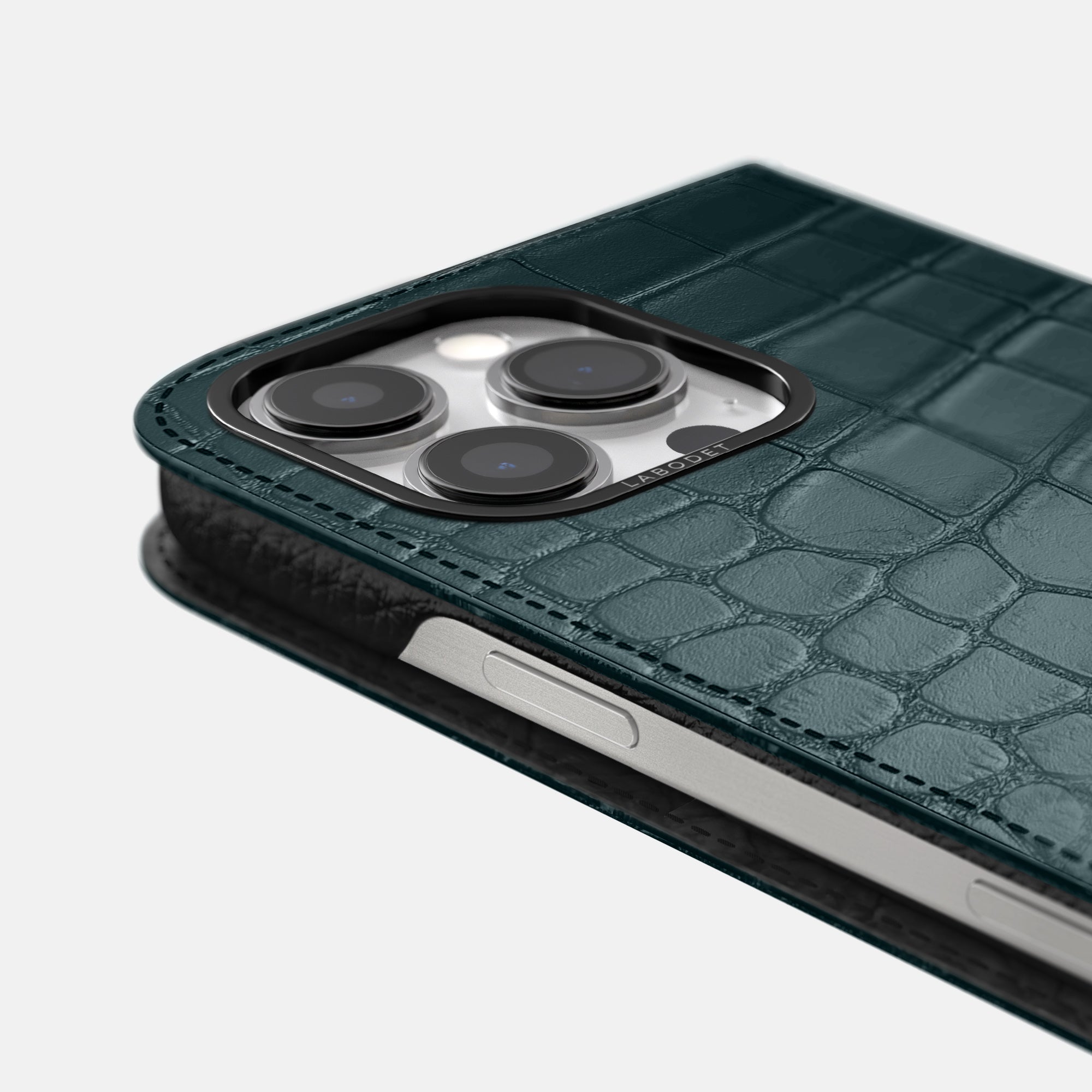 Folio Case For iPhone 16 Pro Max In Metallic Alligator · Labodet