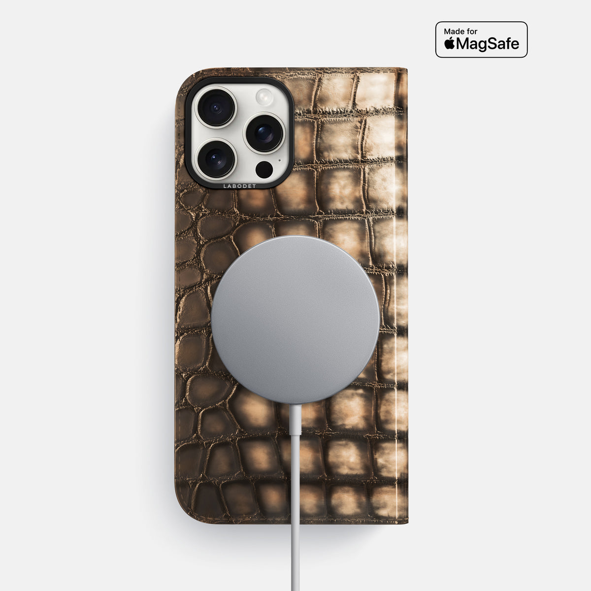 Etoupe iPhone 16 Pro Max Folio Magsafe Case Patina Alligator with Black Metal -3 | Etoupe-Black