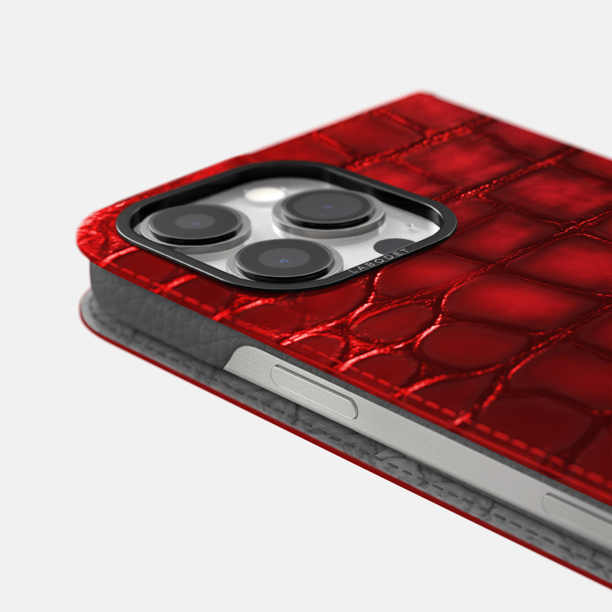 Burgundy iPhone 16 Pro Folio Magsafe Case Patina Alligator with Black Metal -5 | Burgundy-Black