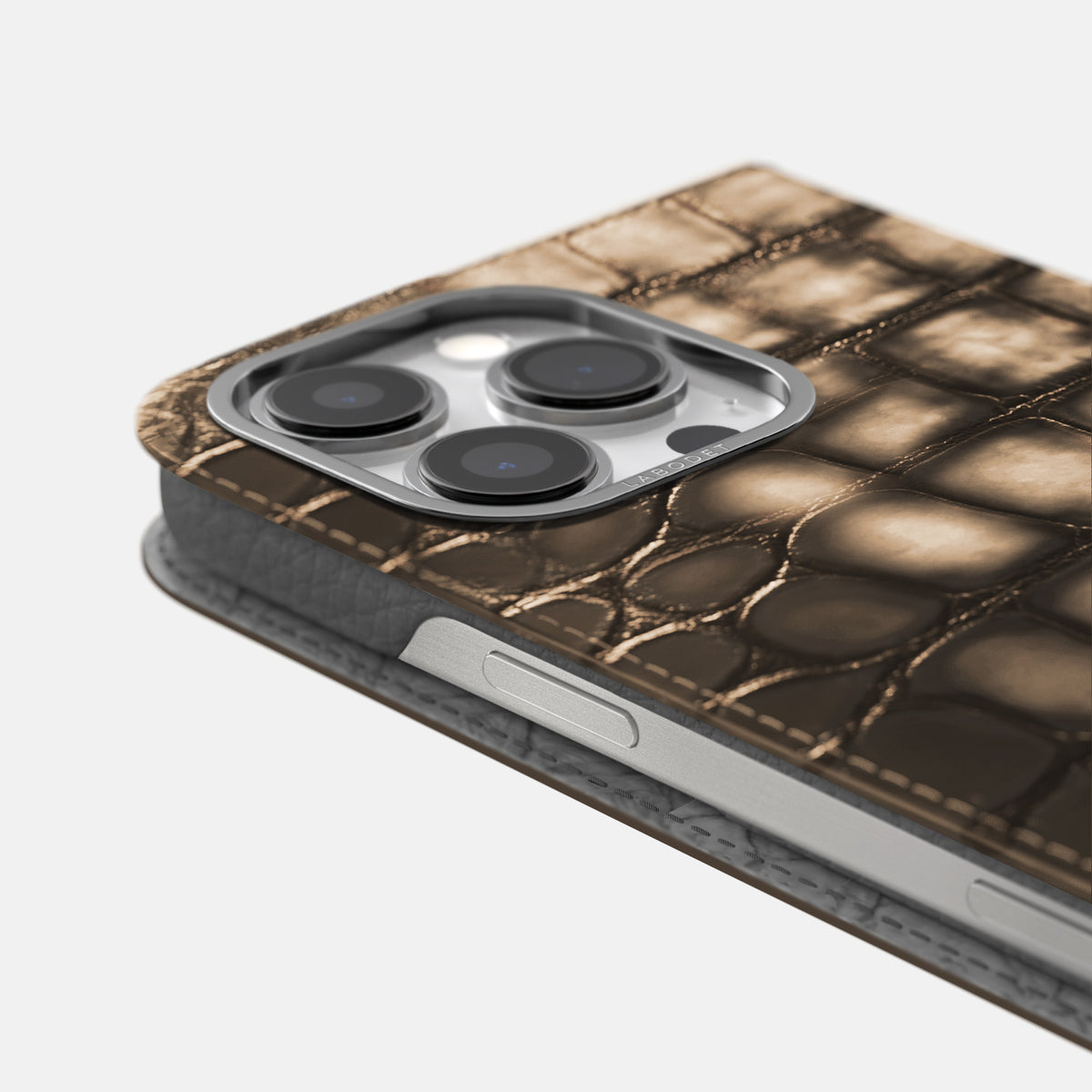 Etoupe iPhone 16 Pro Folio Magsafe Case Patina Alligator with Steel Metal -5 | Etoupe-Steel
