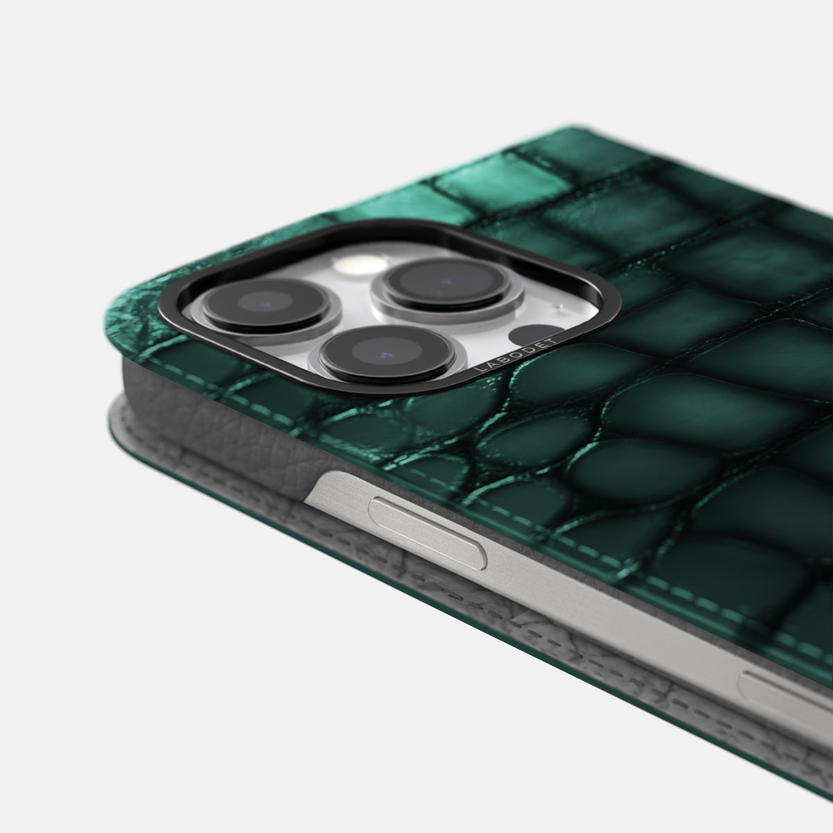 Green iPhone 16 Pro Folio Magsafe Case Patina Alligator with Black Metal -5 | Green-Black