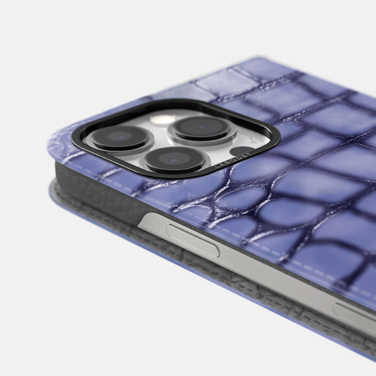 Lilac iPhone 16 Pro Folio Magsafe Case Patina Alligator with Black Metal -5 | Lilac-Black